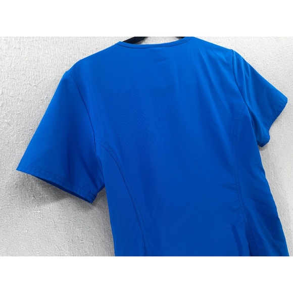 Disney Frozen Scrub Top Womens‎ Size XS Elsa Short Sleeve Kangaroo Pocket Knit - Picture 10 of 10